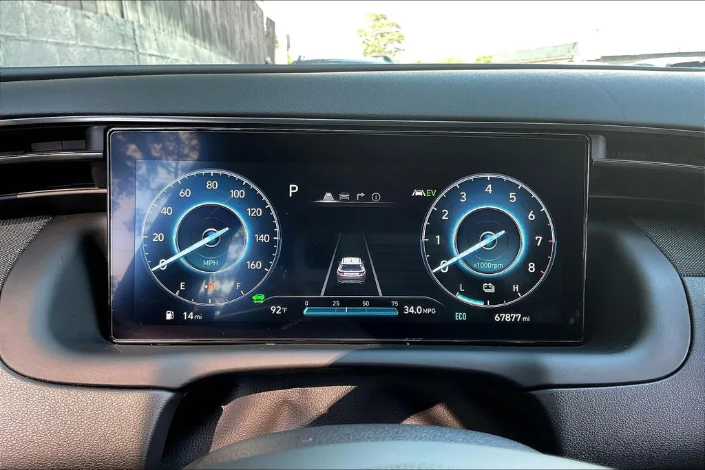 Hyundai Tucson Hybrid photo 13