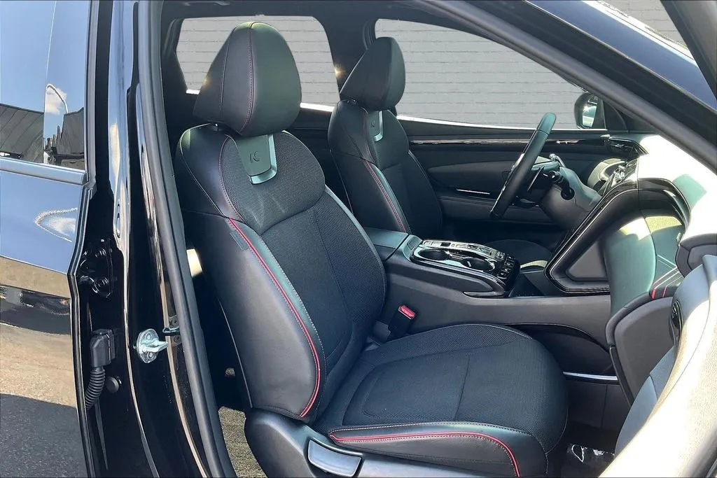 Hyundai Tucson Hybrid photo 28