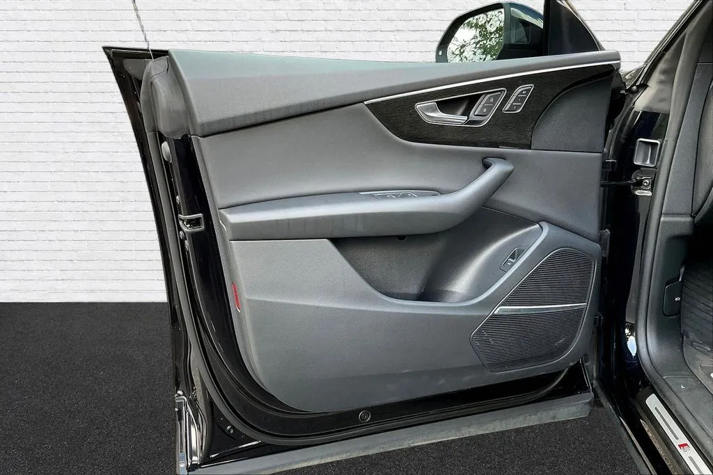 Audi Q8 photo 18
