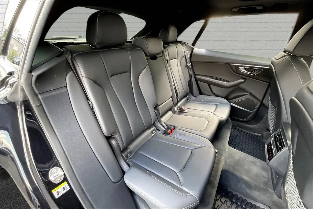 Audi Q8 photo 23