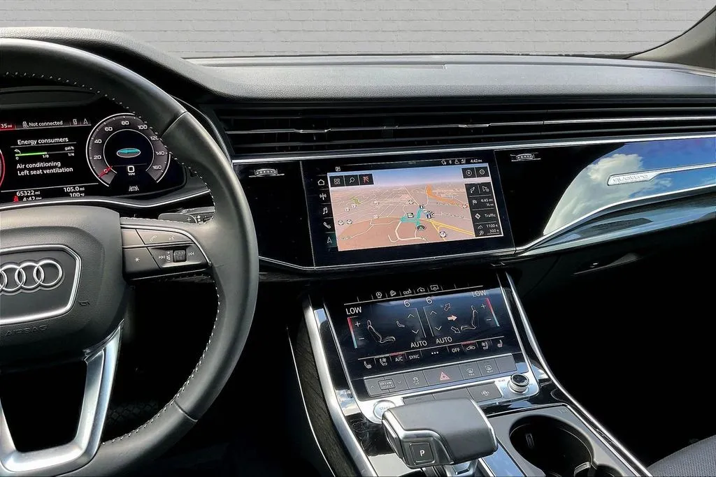 Audi Q8 photo 8