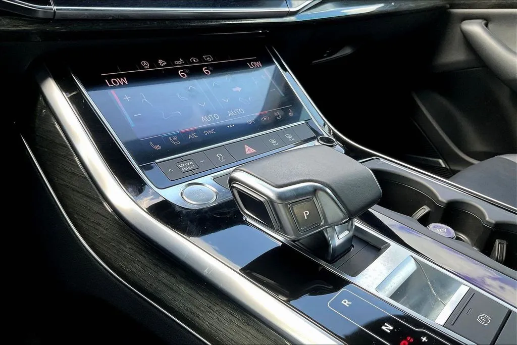 Audi Q8 photo 14