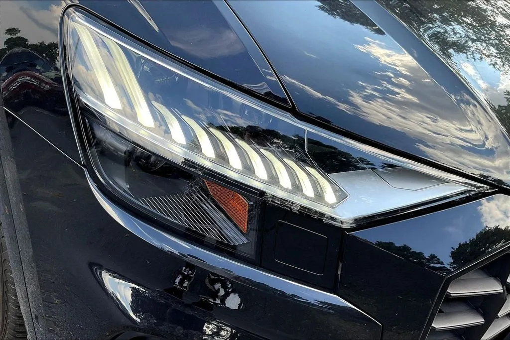 Audi Q8 photo 28