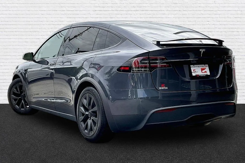 Tesla Model X photo 4