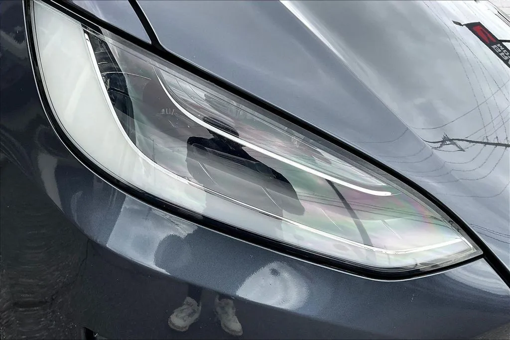 Tesla Model X photo 22