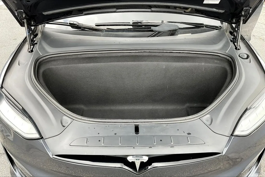 2023 Tesla Model X Long Range - Photo 21