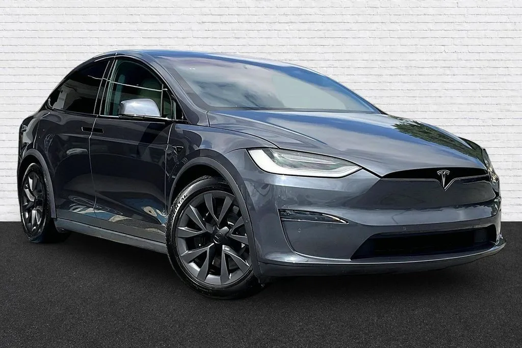 Tesla Model X photo 3