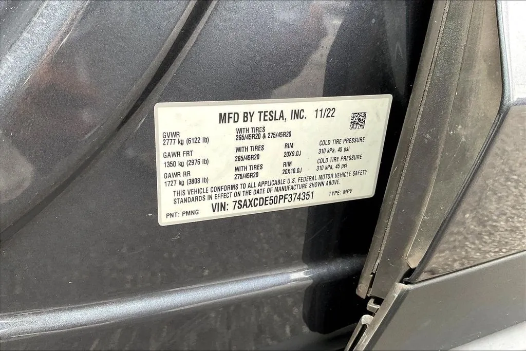 Tesla Model X photo 10