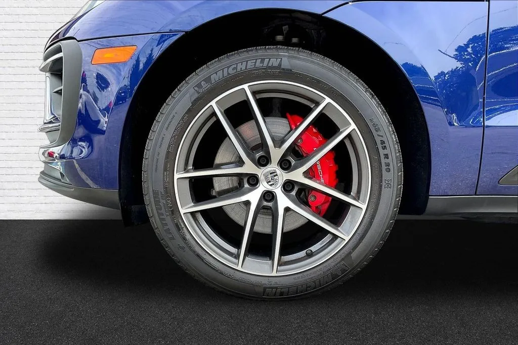 Porsche Macan photo 33