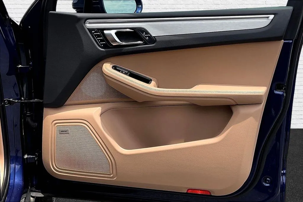 Porsche Macan photo 27