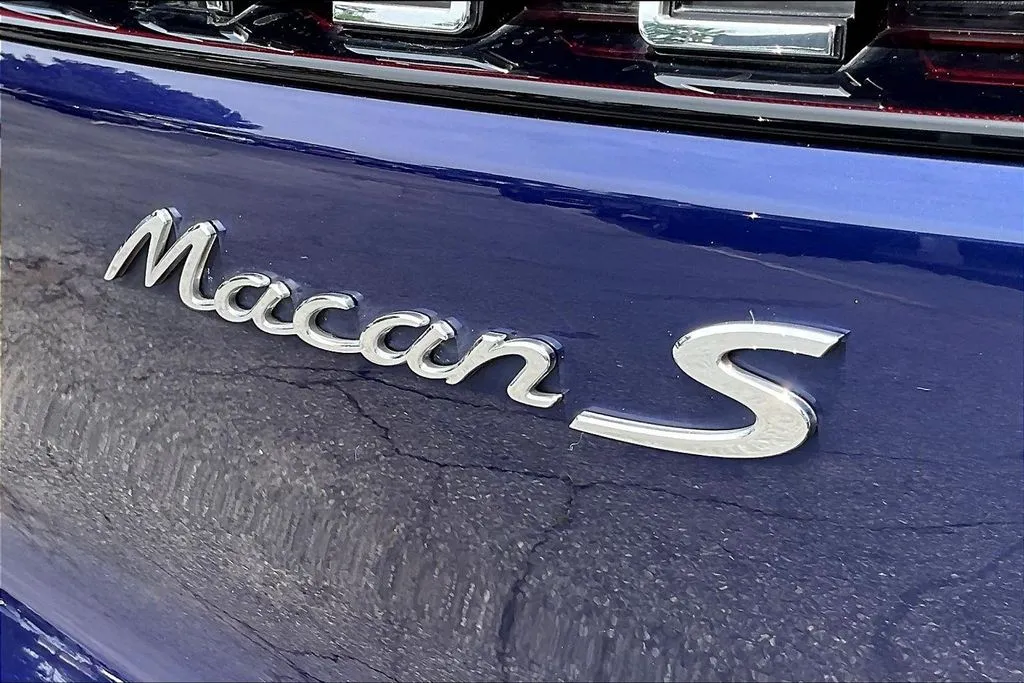 Porsche Macan photo 23