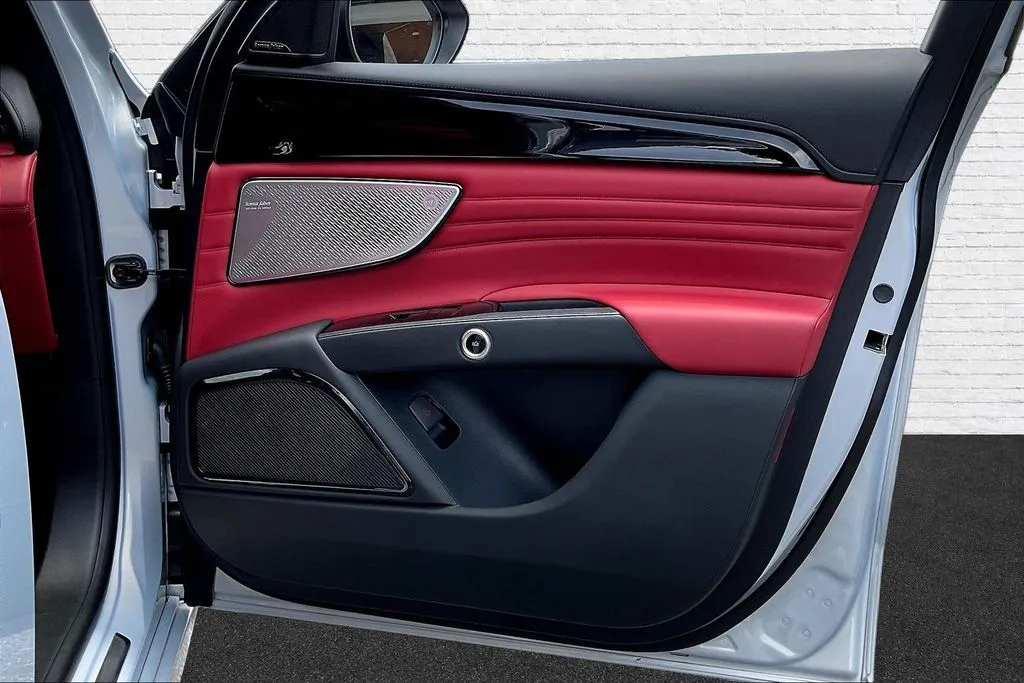Maserati Grecale photo 27
