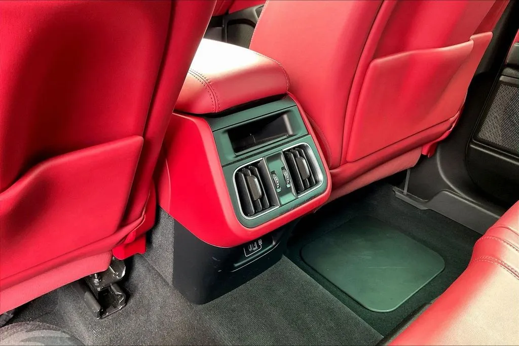 Maserati Grecale photo 10