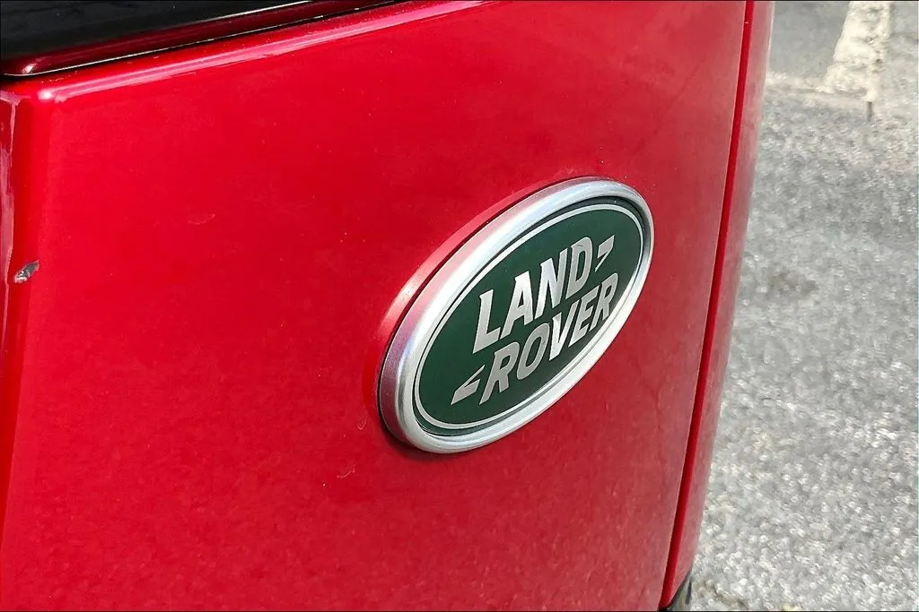 Land Rover Range Rover Velar photo 23