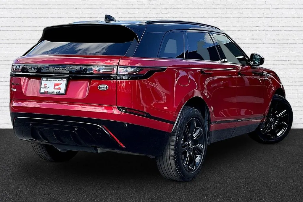 Land Rover Range Rover Velar photo 6