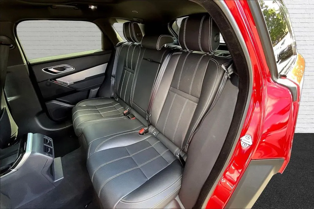 Land Rover Range Rover Velar photo 21