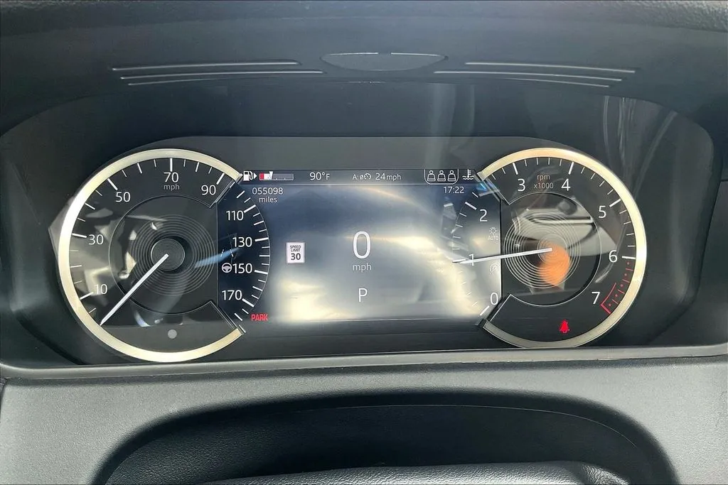 Land Rover Range Rover Velar photo 13