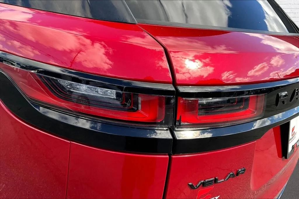 Land Rover Range Rover Velar photo 22