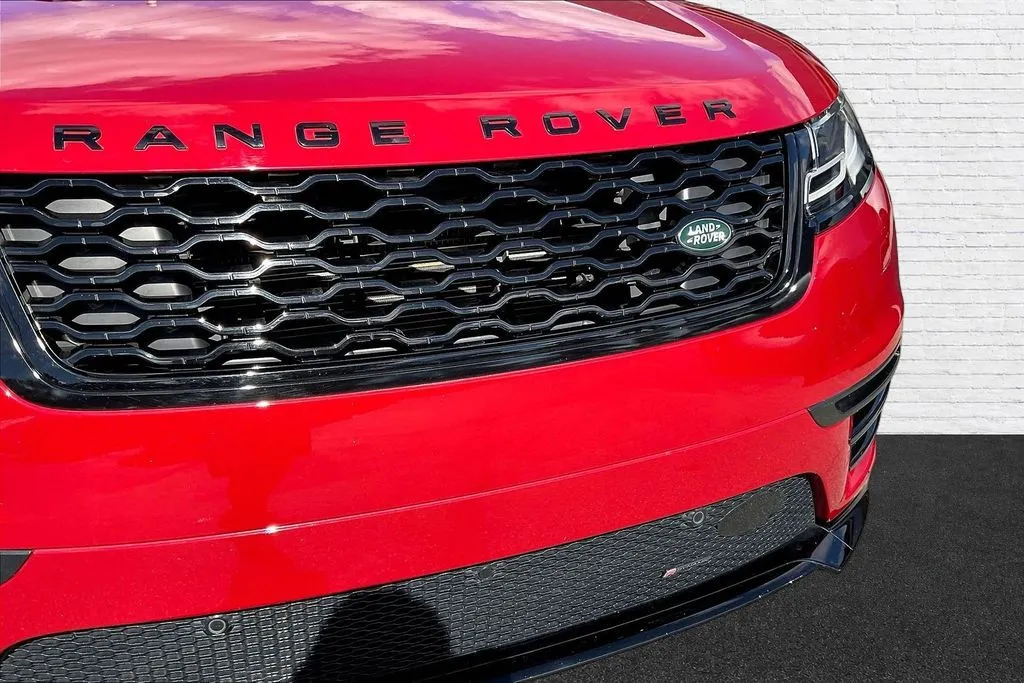 Land Rover Range Rover Velar photo 32