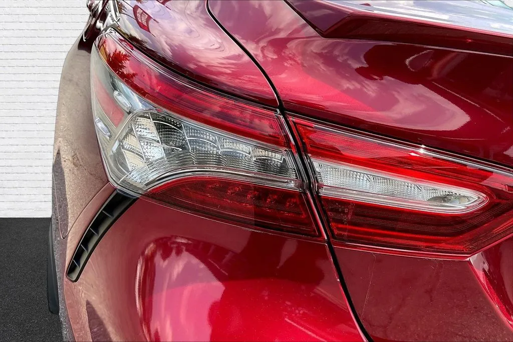 Toyota Camry photo 21
