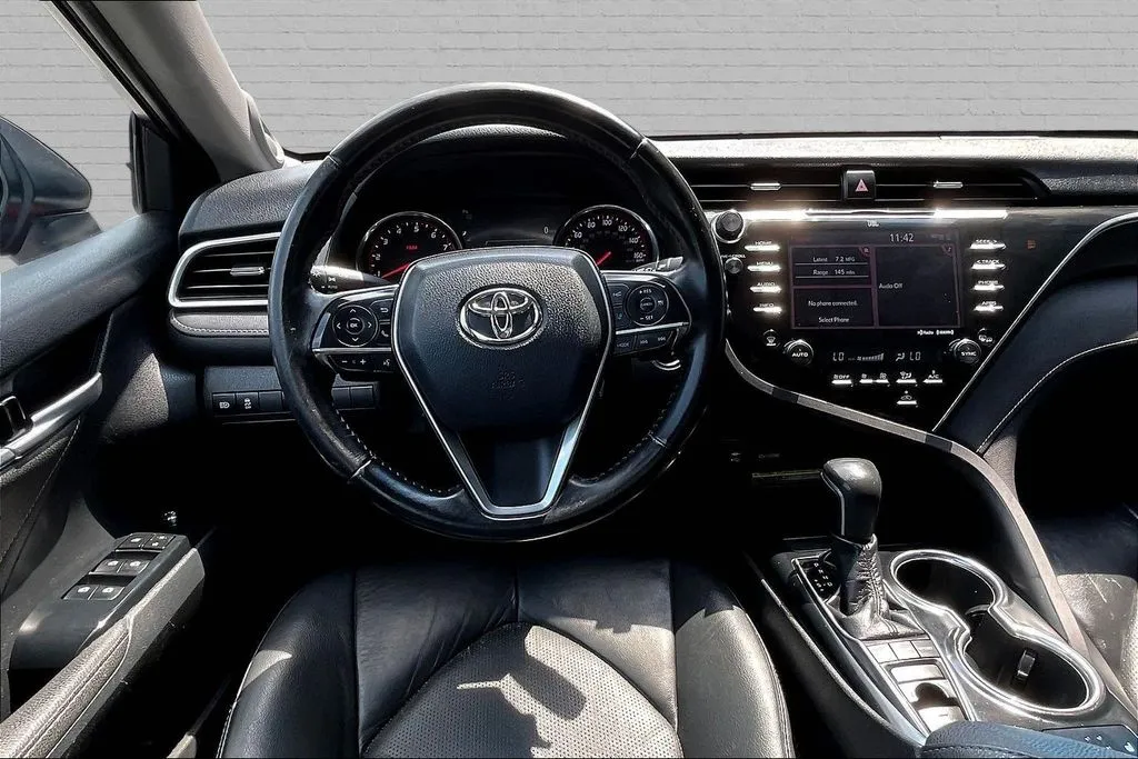 Toyota Camry photo 7