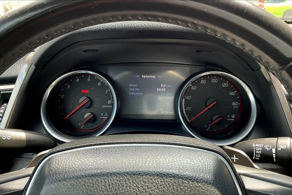 Toyota Camry photo 12