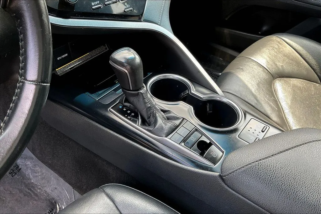 Toyota Camry photo 16