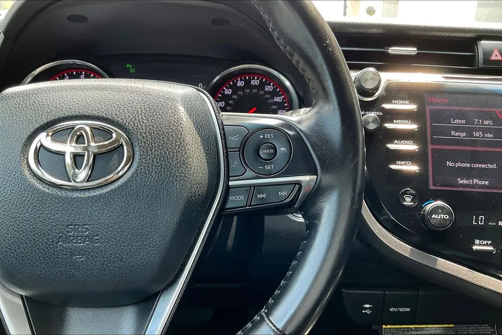 Toyota Camry photo 11