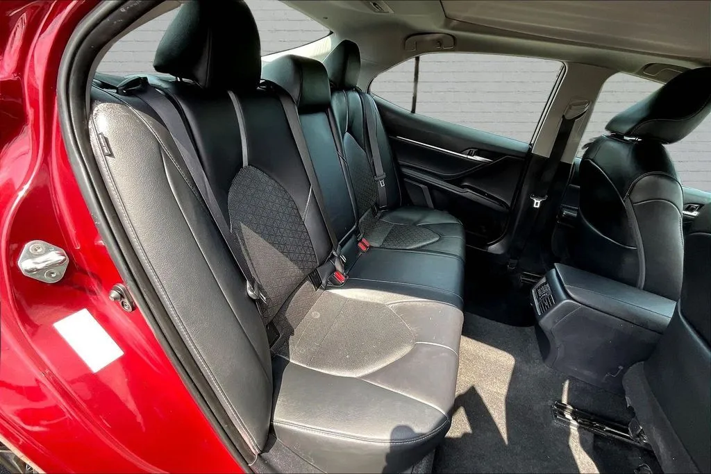 Toyota Camry photo 23