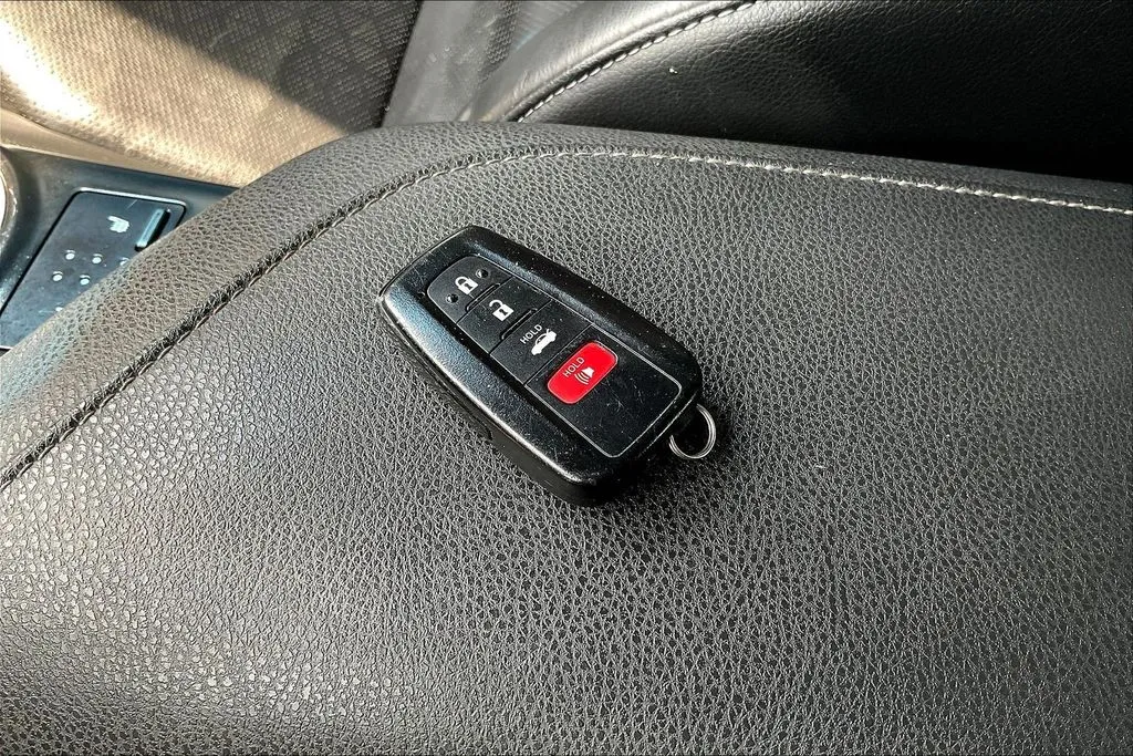 Toyota Camry photo 31
