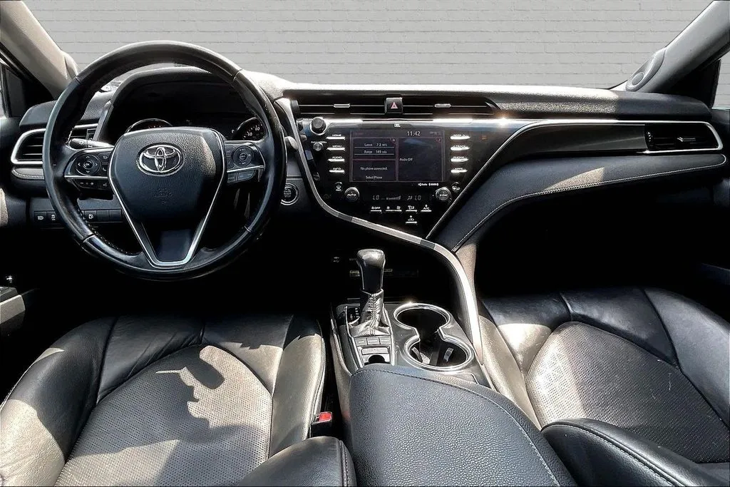 Toyota Camry photo 6