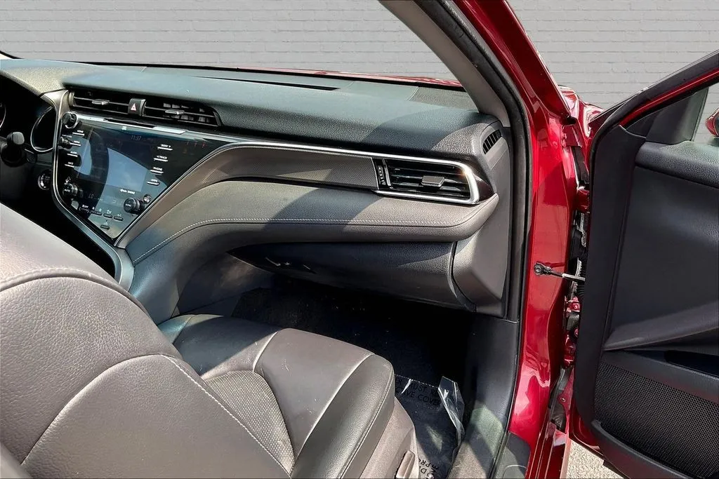 Toyota Camry photo 24