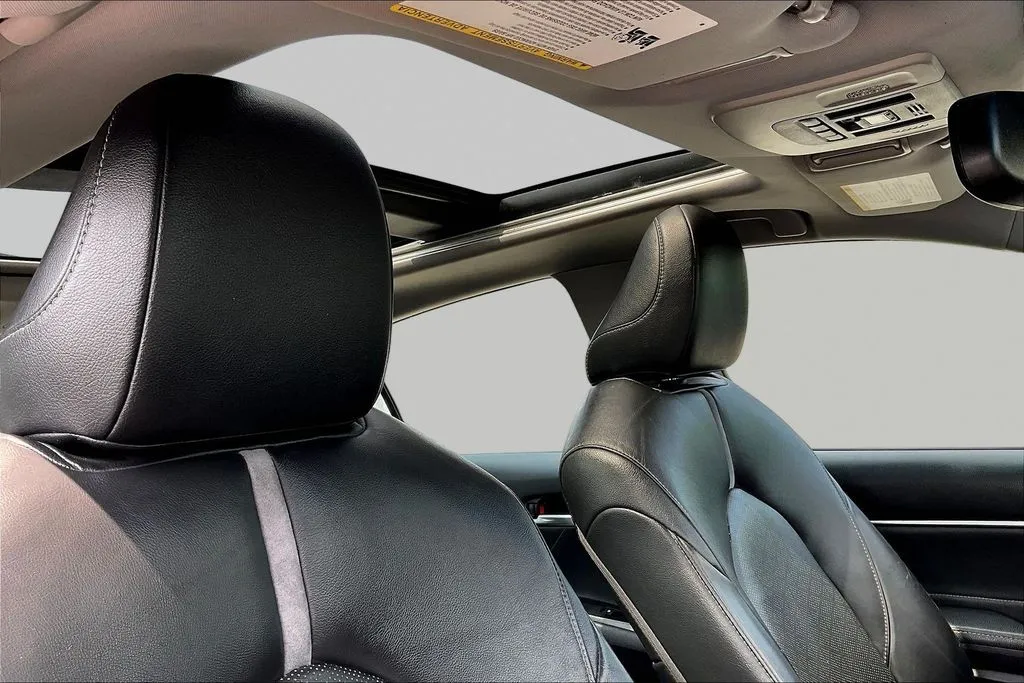Toyota Camry photo 25