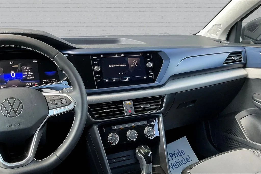 Volkswagen Taos photo 9