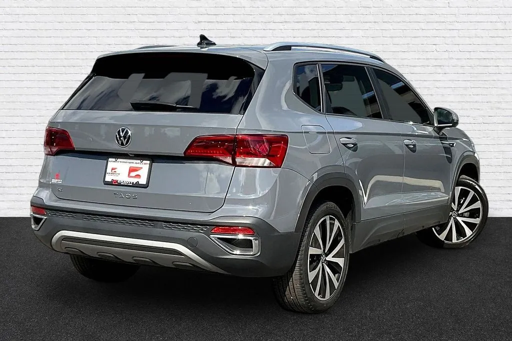 Volkswagen Taos photo 6