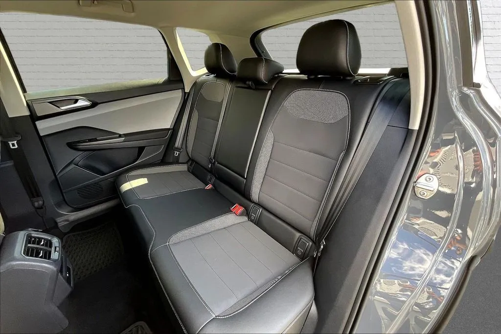 Volkswagen Taos photo 21