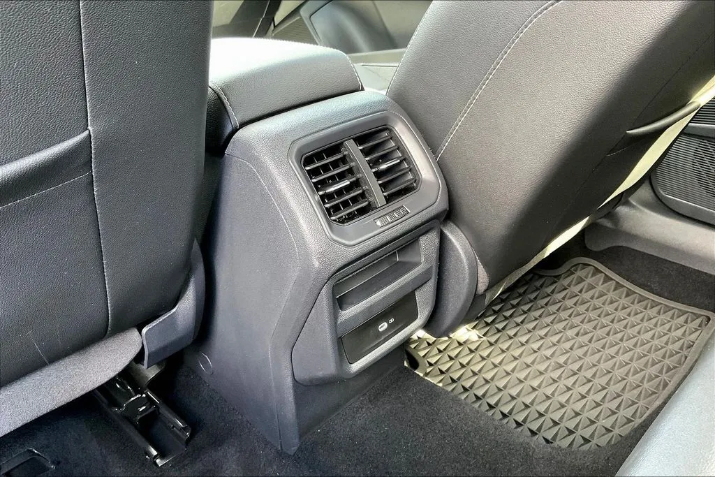 Volkswagen Taos photo 10