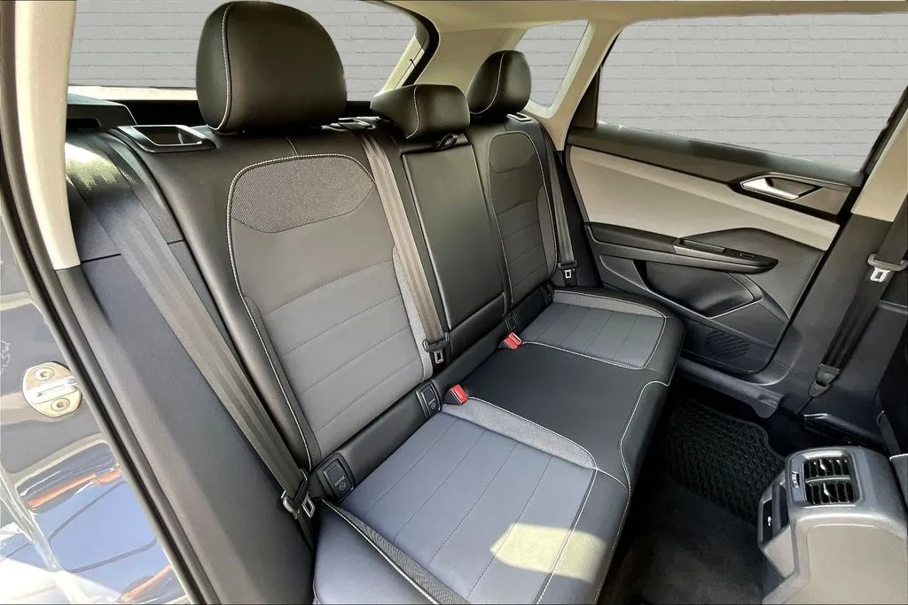 Volkswagen Taos photo 24