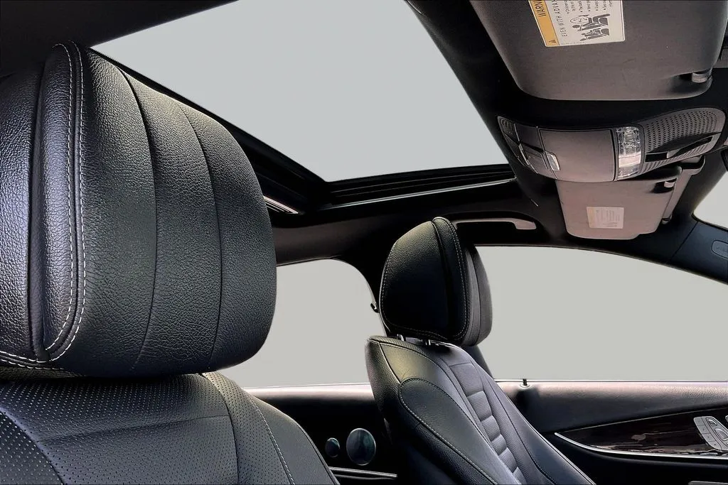 Mercedes-Benz E-Class photo 27