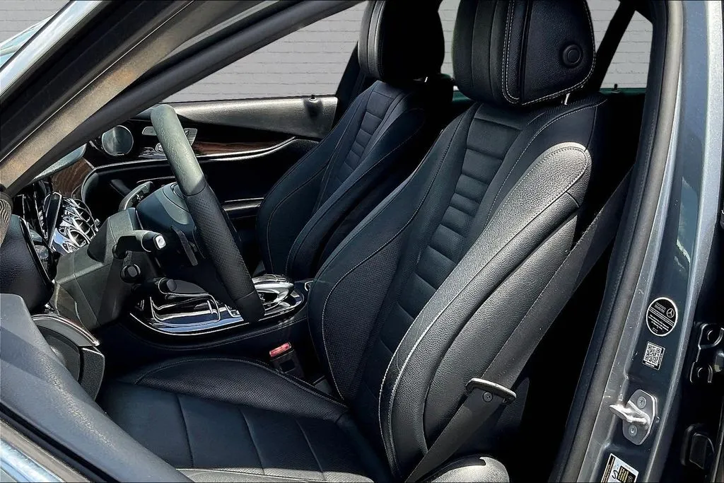 Mercedes-Benz E-Class photo 21
