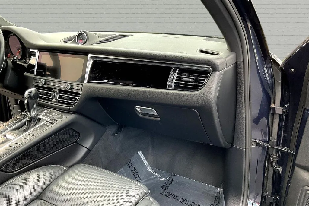 Porsche Macan photo 25