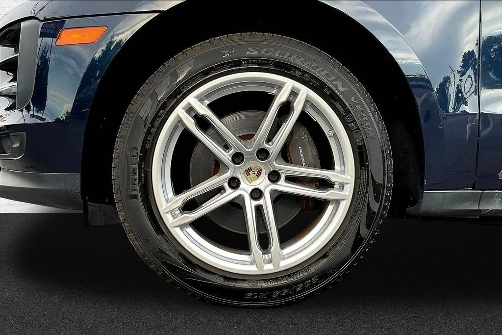 Porsche Macan photo 31