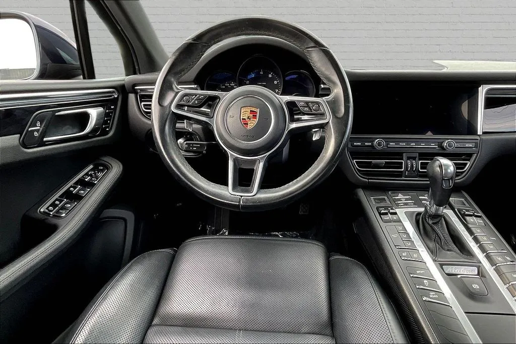 Porsche Macan photo 8