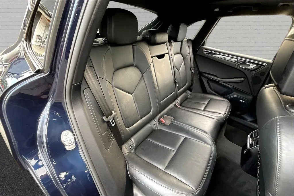 Porsche Macan photo 24