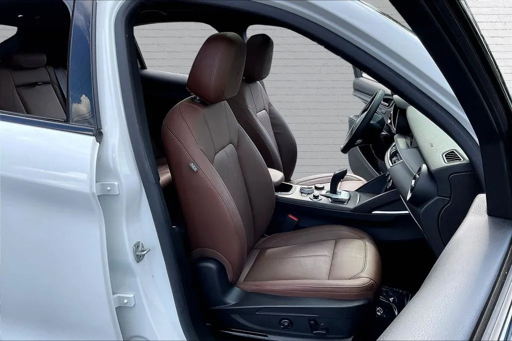 Alfa Romeo Stelvio photo 29
