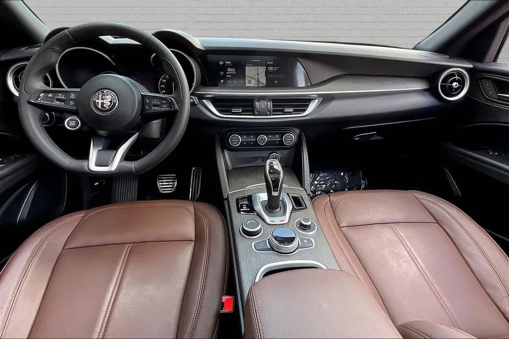Alfa Romeo Stelvio photo 7