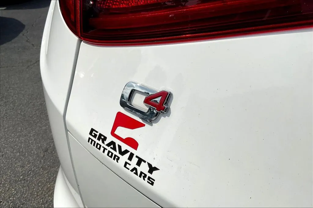 Alfa Romeo Stelvio photo 24