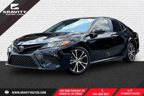 Black 2019 Toyota Camry SE for sale in Marietta, GA