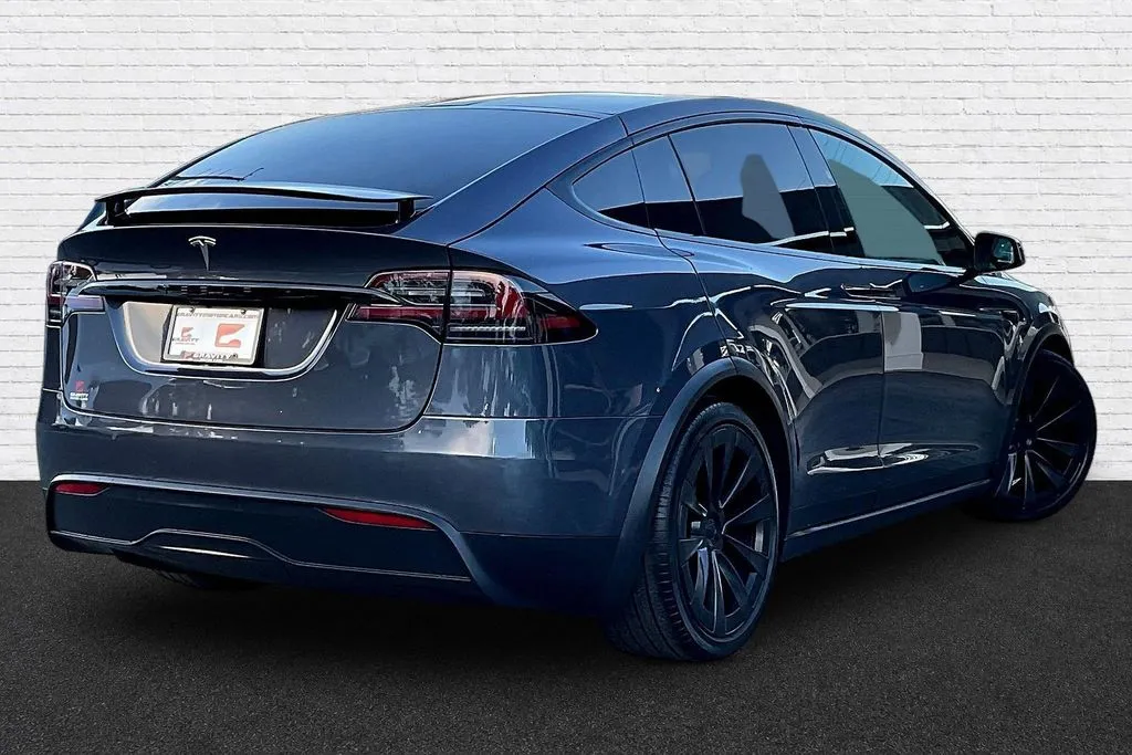 Tesla Model X photo 6