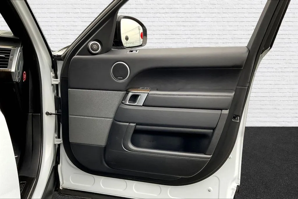 Land Rover Range Rover Sport photo 28
